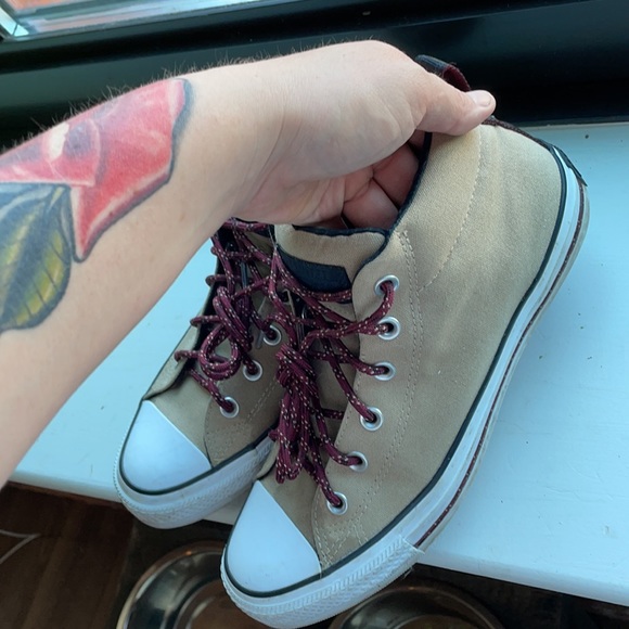 Converse - great condition - Picture 2 of 2